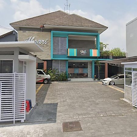 Sans Hotel Absari Yogyakarta Jarakan Exterior foto