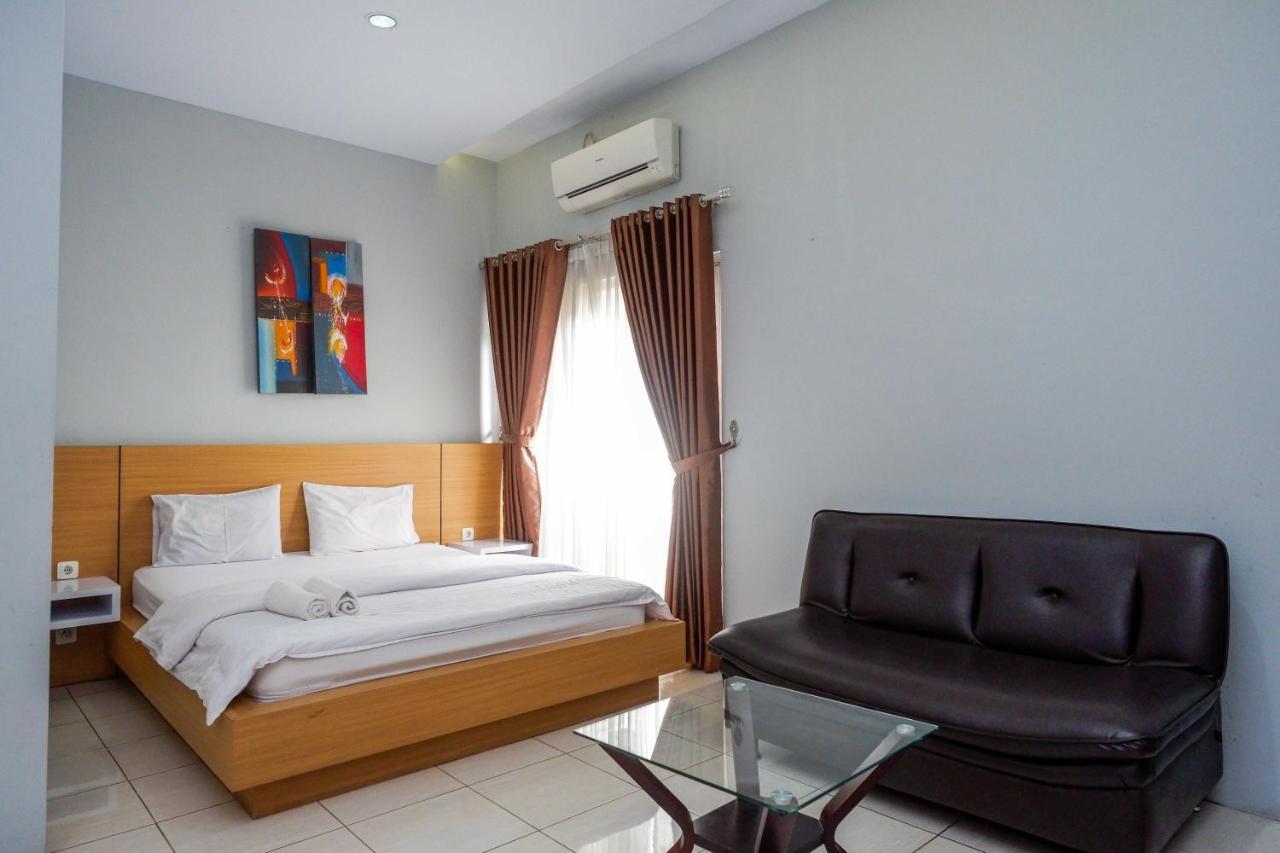 Sans Hotel Absari Yogyakarta Jarakan Exterior foto