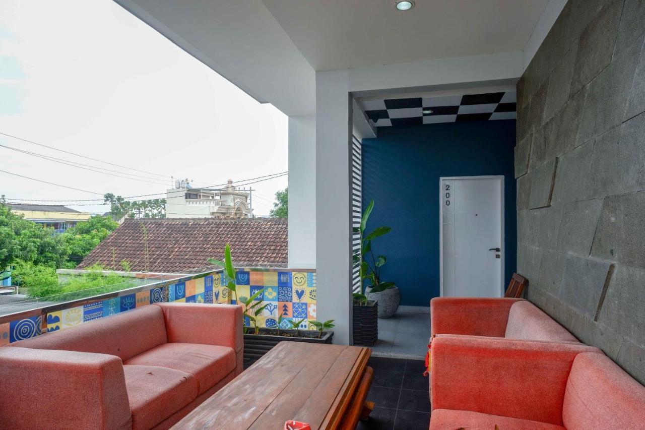 Sans Hotel Absari Yogyakarta Jarakan Exterior foto