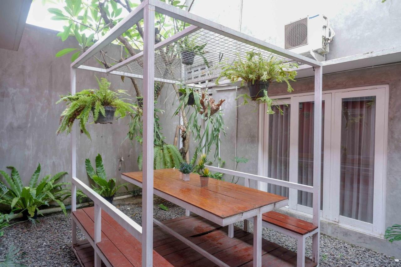 Sans Hotel Absari Yogyakarta Jarakan Exterior foto
