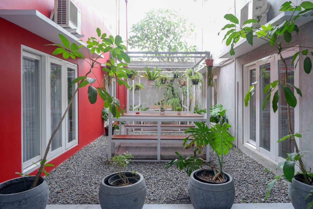 Sans Hotel Absari Yogyakarta Jarakan Exterior foto